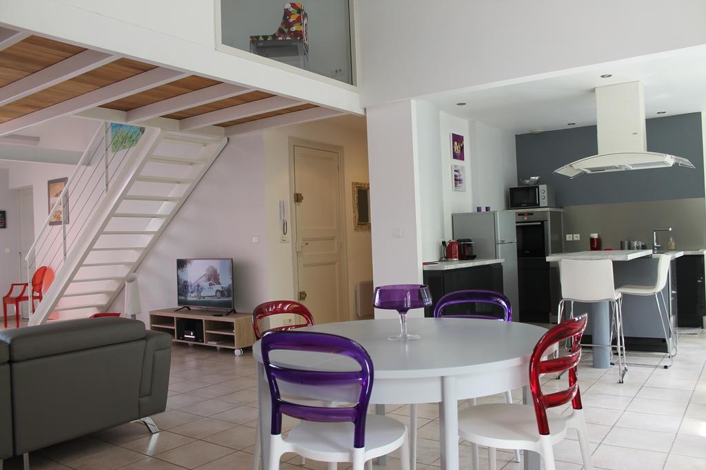 Апартаменты Le Loft De La Robine 110M2 Нарбонна Номер фото